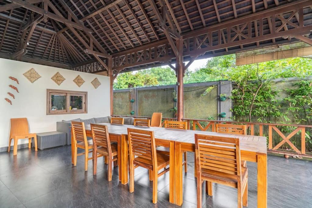 Villa Kenanga In Meninting By The Beach Mataram Zewnętrze zdjęcie