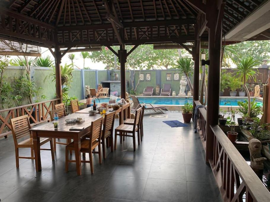 Villa Kenanga In Meninting By The Beach Mataram Zewnętrze zdjęcie