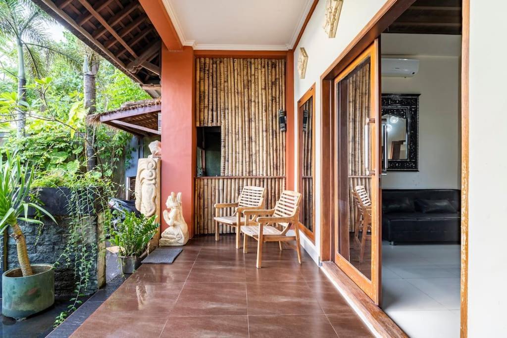 Villa Kenanga In Meninting By The Beach Mataram Zewnętrze zdjęcie