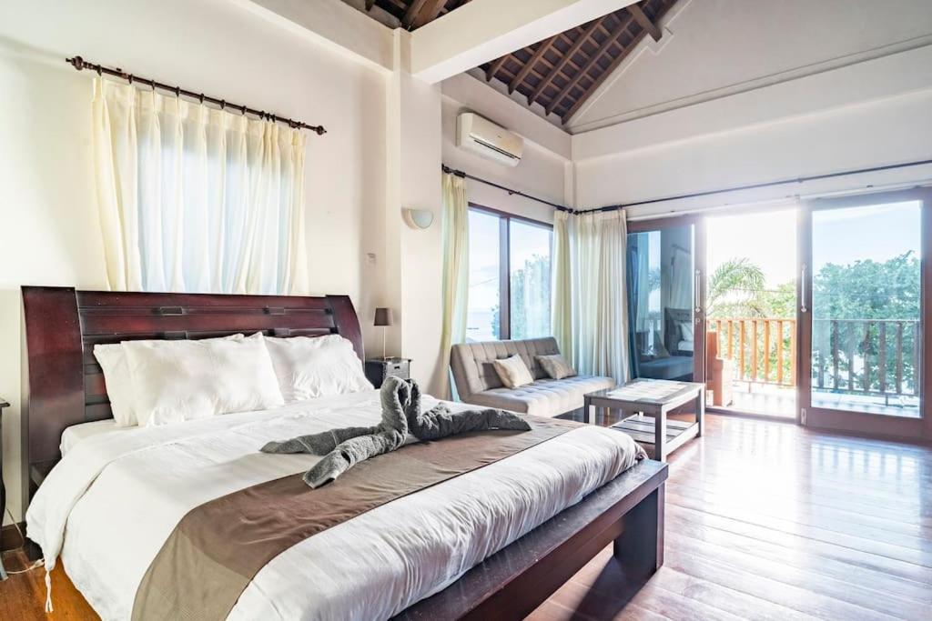 Villa Kenanga In Meninting By The Beach Mataram Zewnętrze zdjęcie