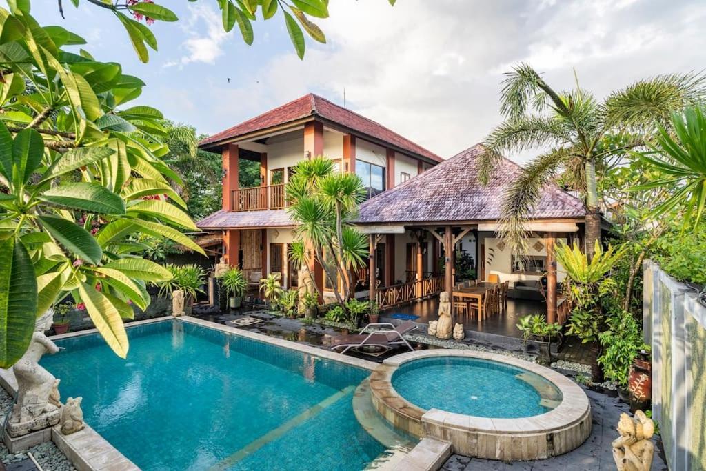Villa Kenanga In Meninting By The Beach Mataram Zewnętrze zdjęcie